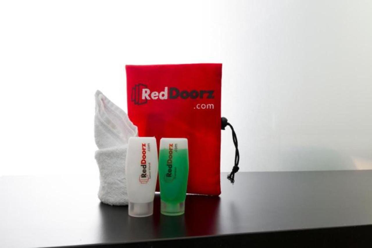 Reddoorz Near Pasar Turi Station Kapasari Exterior foto